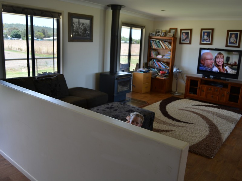 19 South Street, Allora QLD 4362