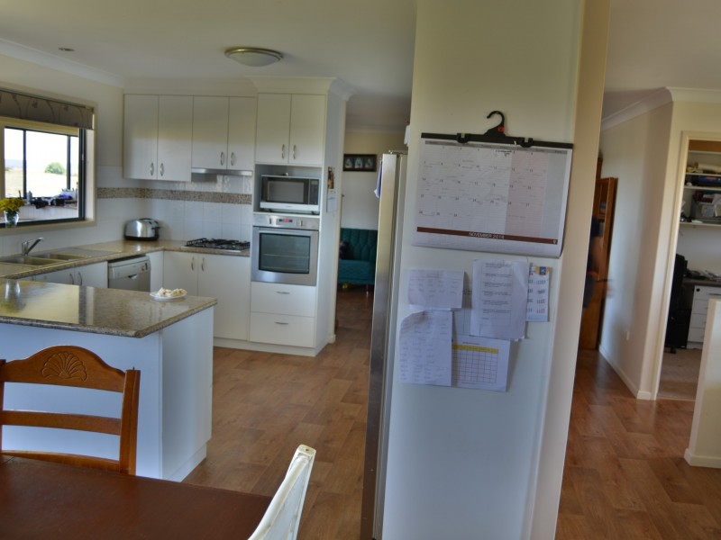 19 South Street, Allora QLD 4362