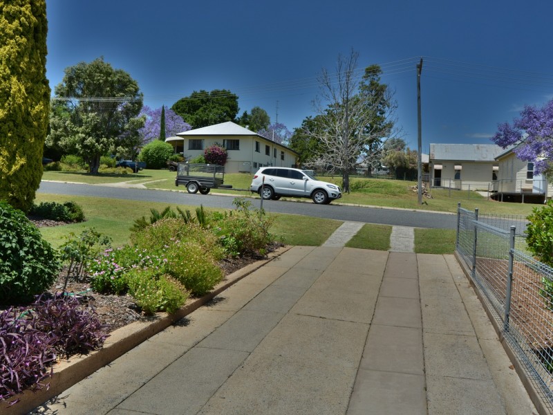 13 Braemar Street, Warwick QLD 4370