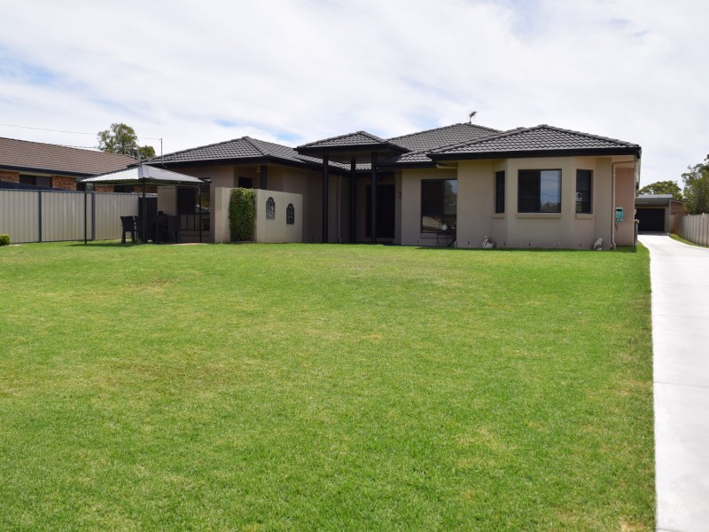 13 Batterham Street, Warwick QLD 4370