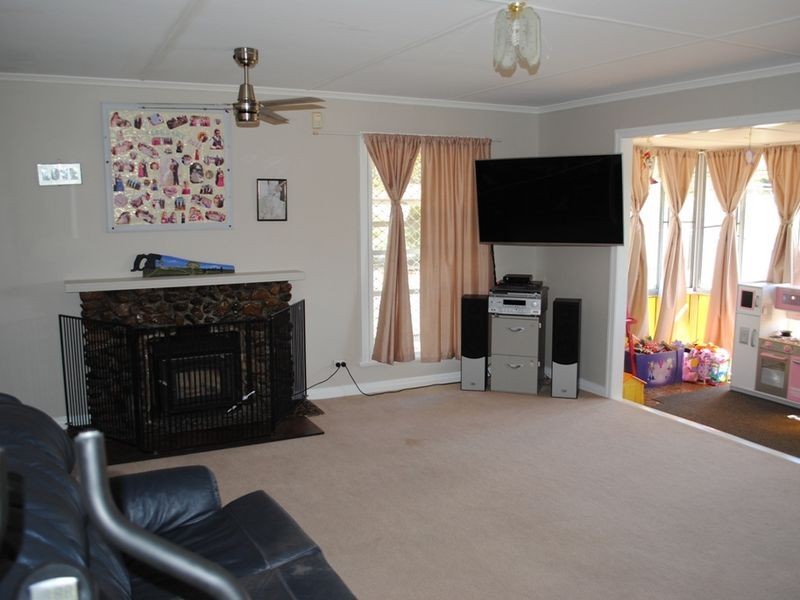 93 Locke Street, Warwick QLD 4370