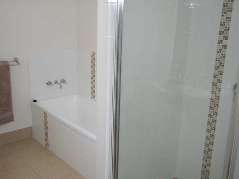 Unit 2/12 Floribunda Ave, Warwick QLD 4370