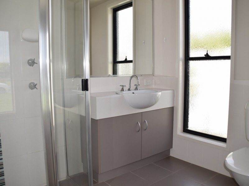 32 Devitt Street, Warwick QLD 4370