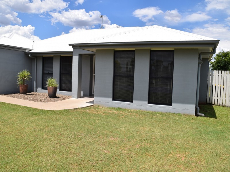 32 Devitt Street, Warwick QLD 4370