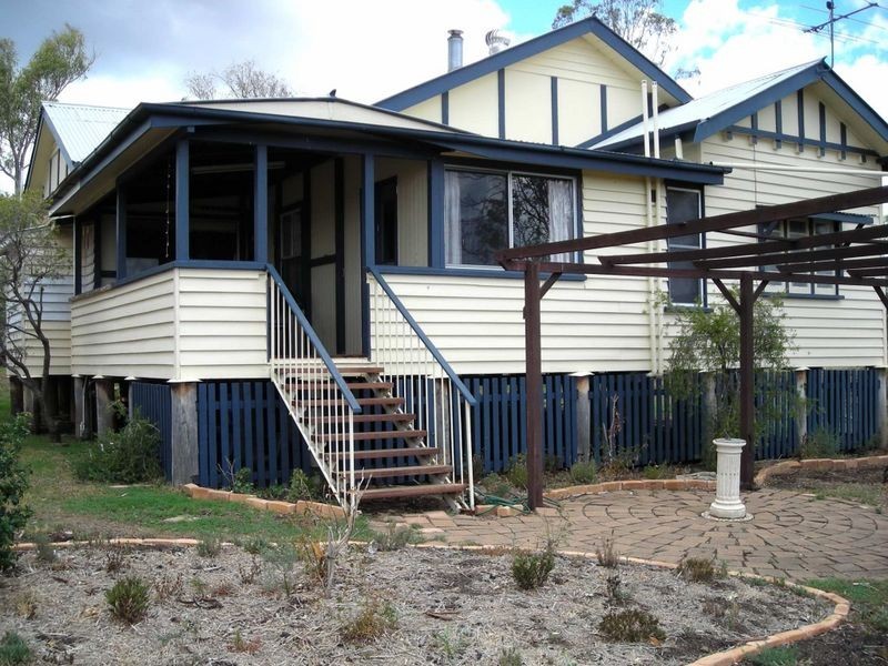 54 Gwynnes Road Berat, Warwick QLD 4370