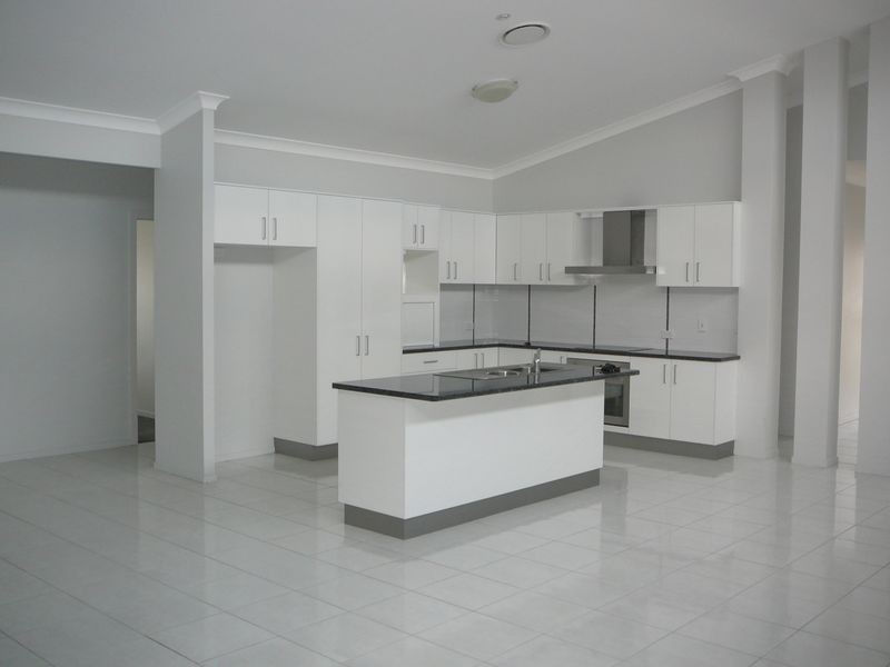 13 Floribunda Avenue, Warwick QLD 4370