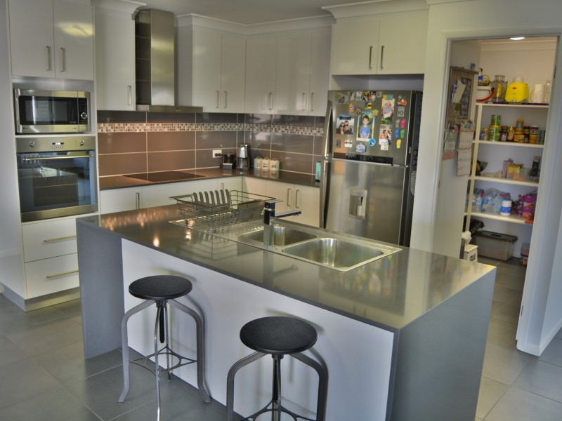 13 Lakeview Avenue, Warwick QLD 4370