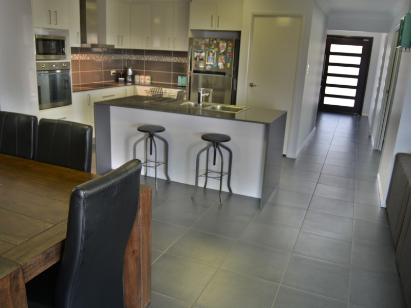 13 Lakeview Avenue, Warwick QLD 4370