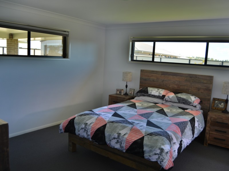 13 Lakeview Avenue, Warwick QLD 4370