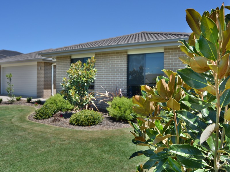 13 Lakeview Avenue, Warwick QLD 4370