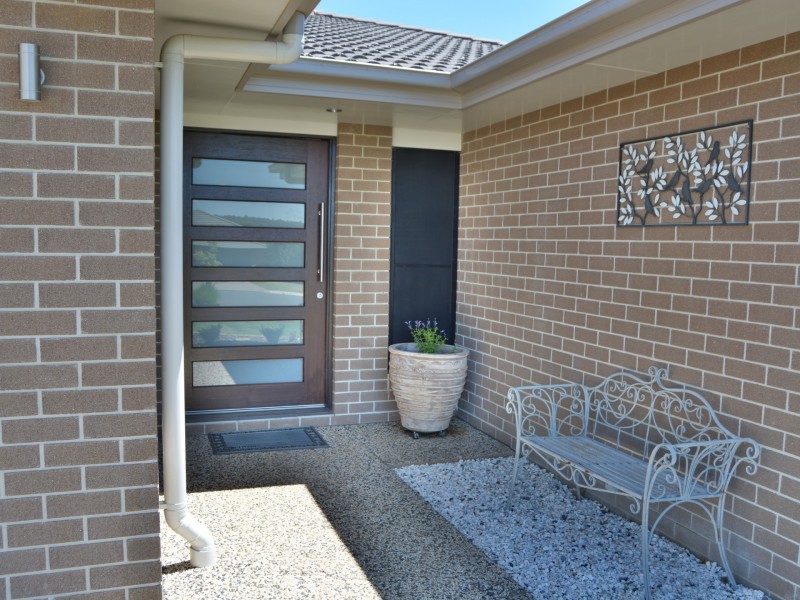 13 Lakeview Avenue, Warwick QLD 4370