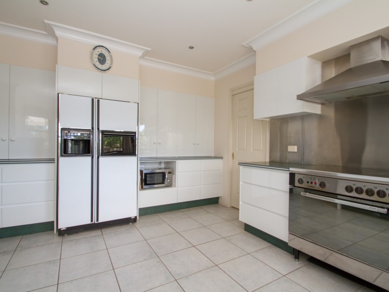 22-24 Leslie Parade, Stanthorpe QLD 4380