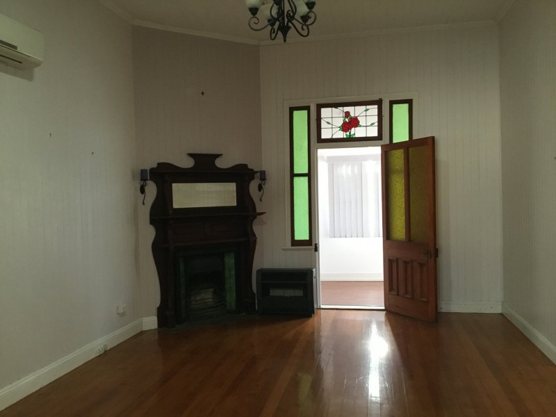 27 Wood Street, Warwick QLD 4370