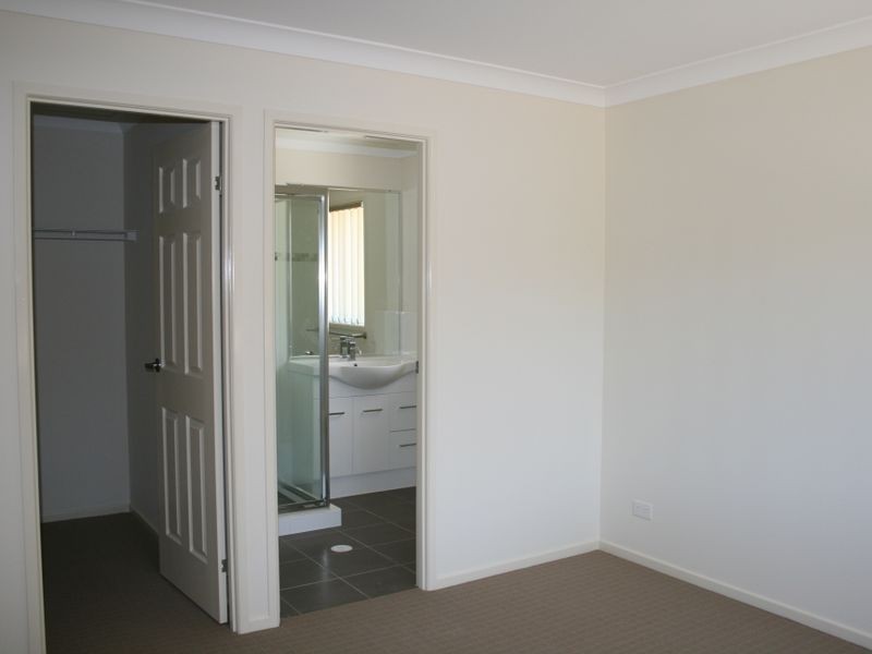 Unit 2, 2 Rose Lea Court, Warwick QLD 4370