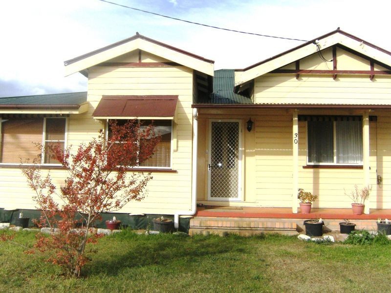 30 Stewart Avenue, Warwick QLD 4370