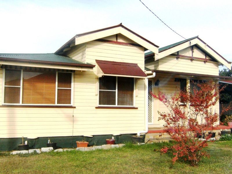 30 Stewart Avenue, Warwick QLD 4370