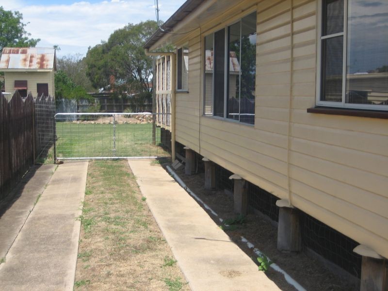 30 Stewart Avenue, Warwick QLD 4370