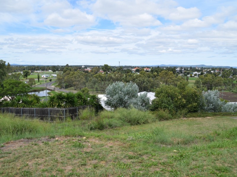 13 Weewondilla Road, Warwick QLD 4370