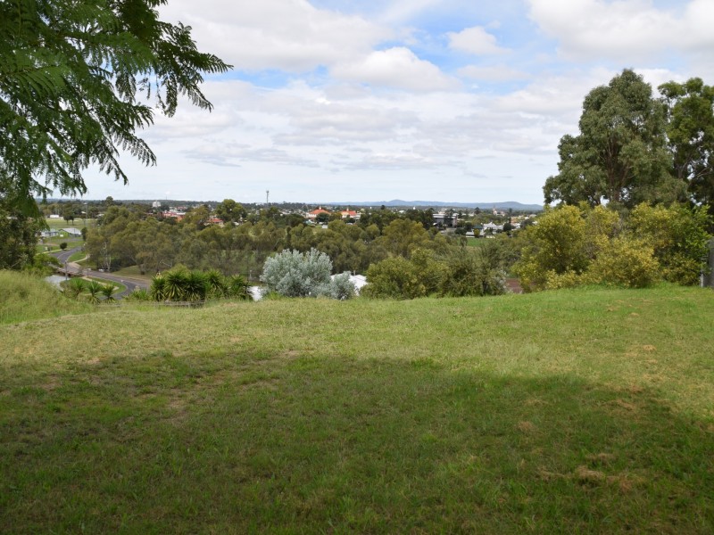 13 Weewondilla Road, Warwick QLD 4370