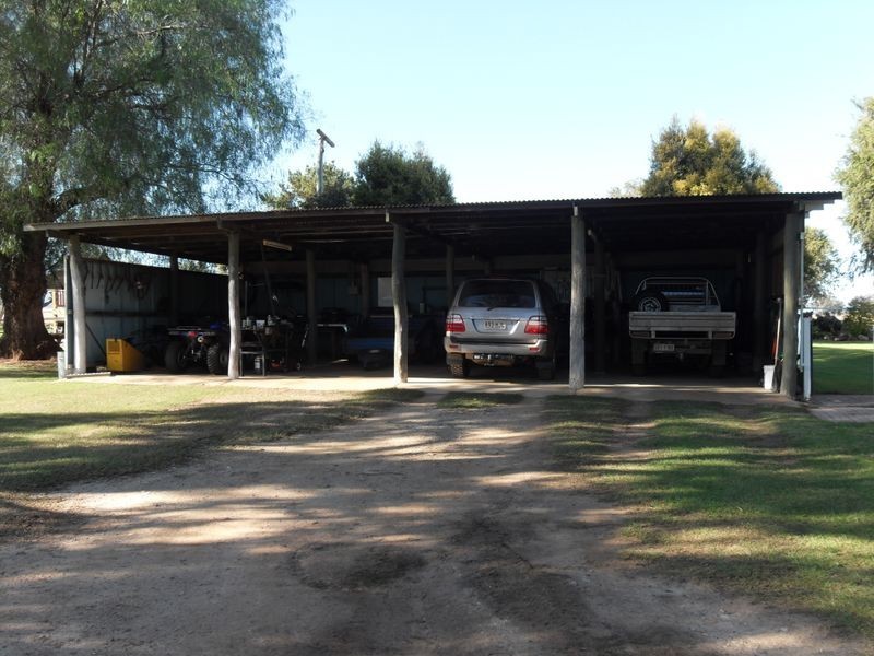 208 Markeys Lane, Yangan QLD 4371