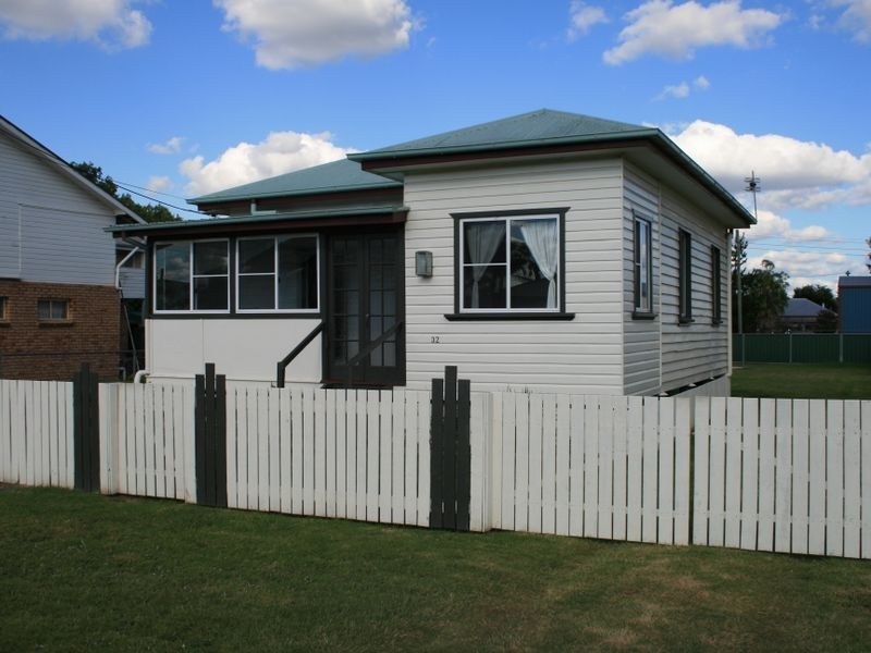 32 Lyons Street,, Warwick QLD 4370
