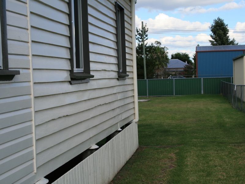 32 Lyons Street,, Warwick QLD 4370