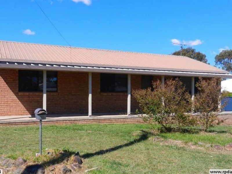 10 Furness Crescent, Warwick QLD 4370