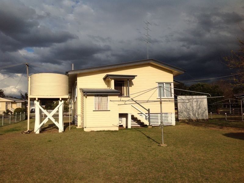 2 Evans Crescent, Warwick QLD 4370