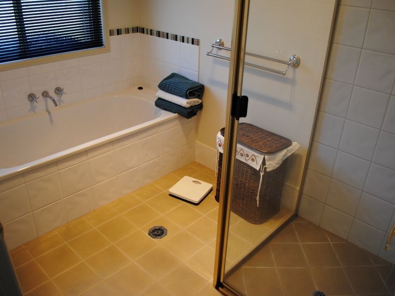 12 Hans Borgar Circuit, Warwick QLD 4370