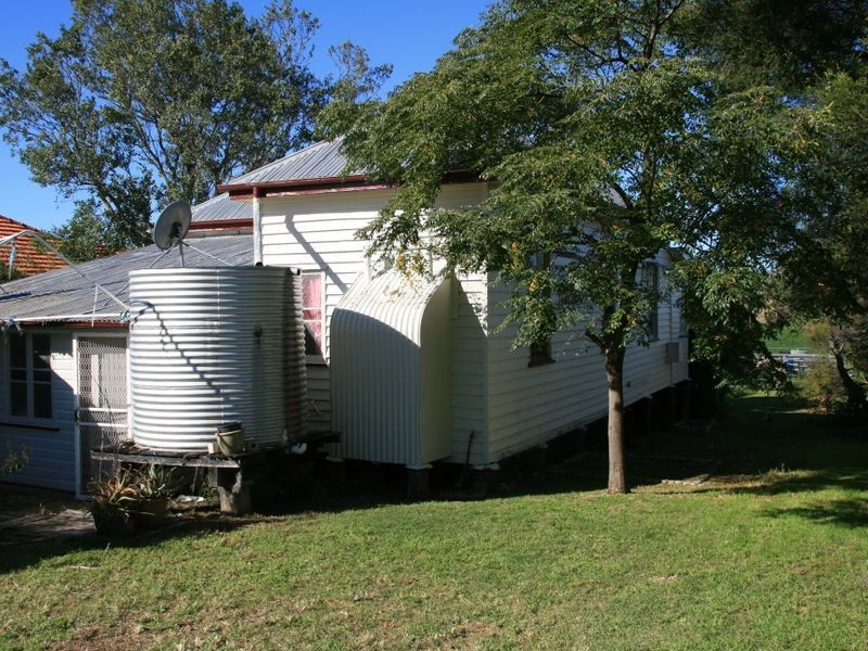 9 River Terrace, Warwick QLD 4370