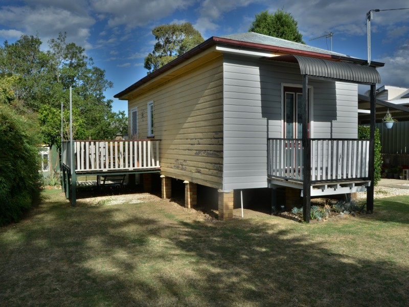 44a Stewart Avenue, Warwick QLD 4370