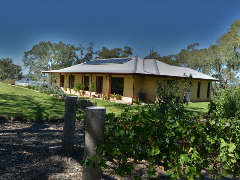 9 Holzwarts Road, Berat QLD 4362