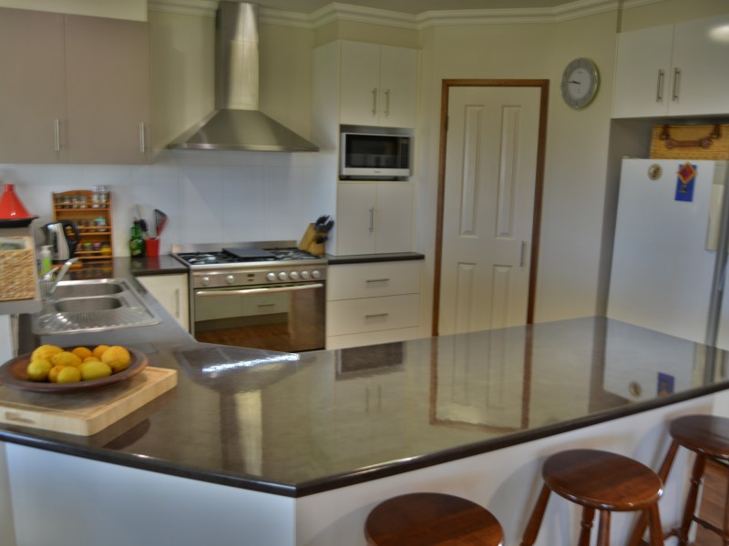 9 Holzwarts Road, Berat QLD 4362