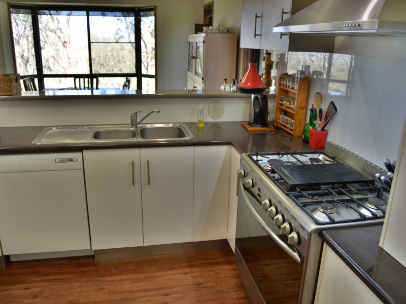 9 Holzwarts Road, Berat QLD 4362