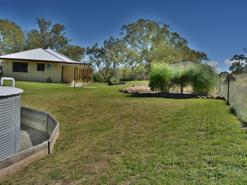 9 Holzwarts Road, Berat QLD 4362