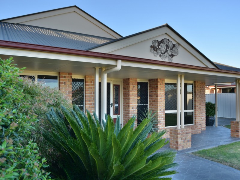 8 Willow Street, Warwick QLD 4370