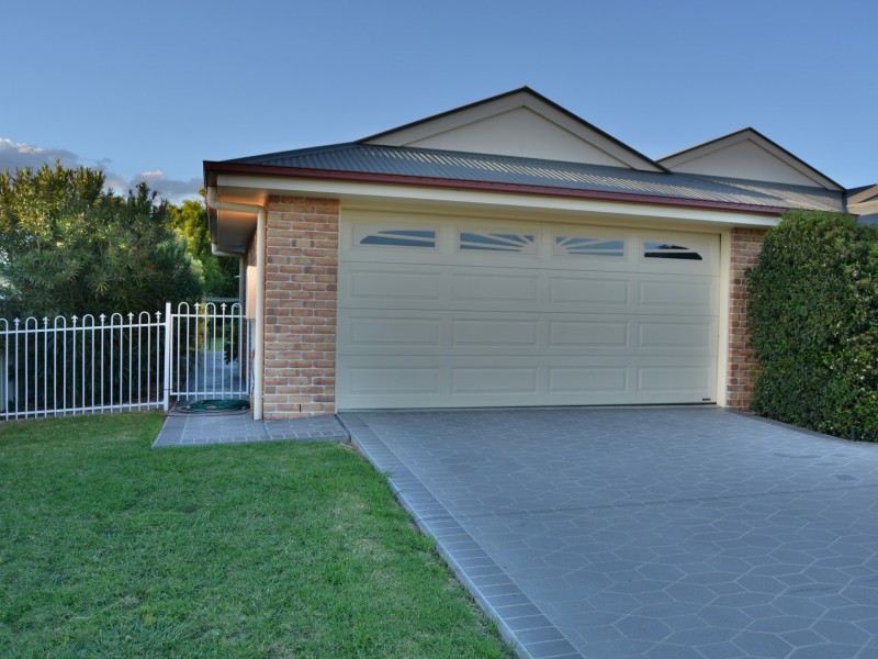 8 Willow Street, Warwick QLD 4370