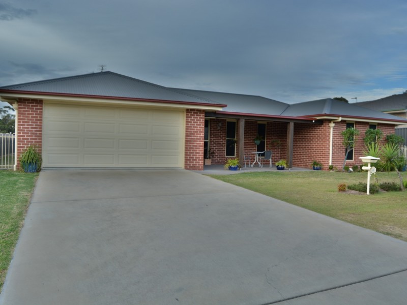 4 Rose Bud Court, Warwick QLD 4370