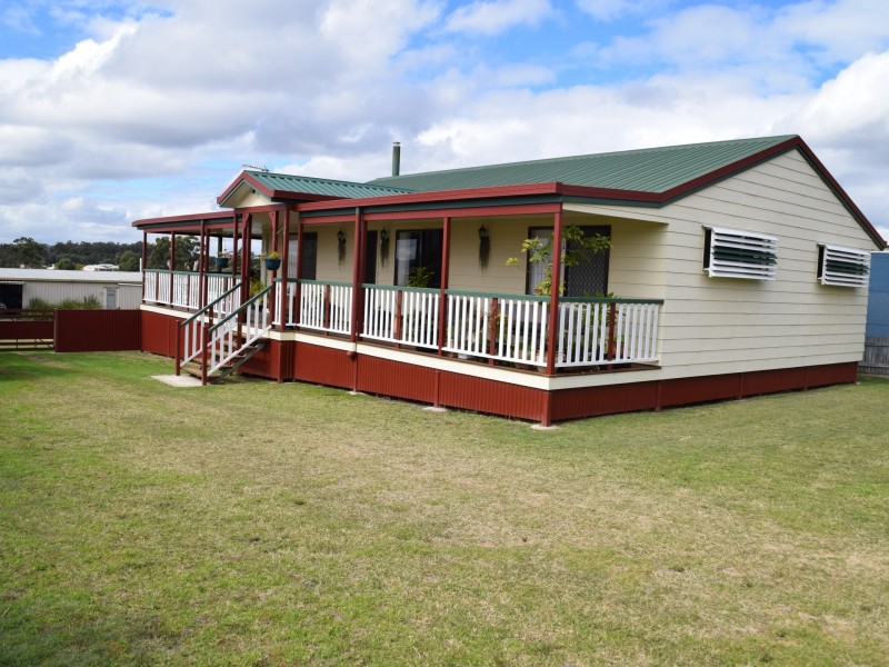 26 Ross Street, Warwick QLD 4370