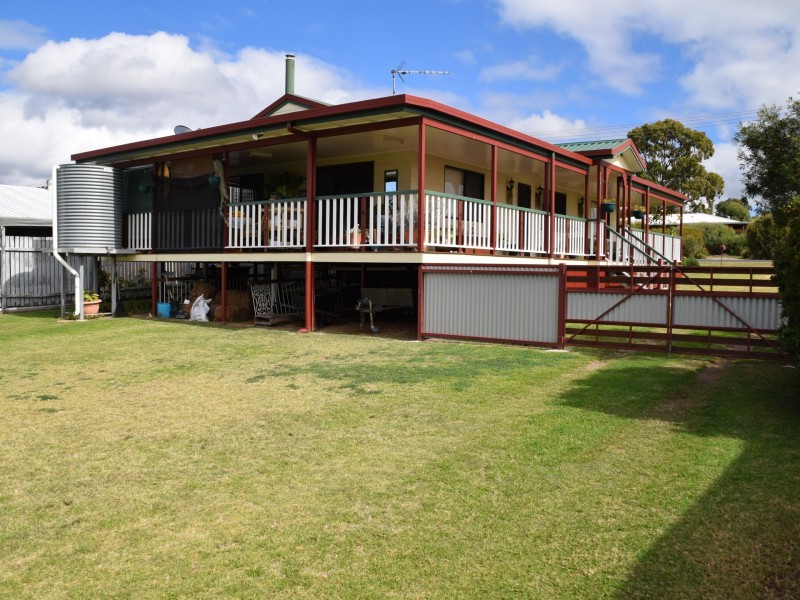 26 Ross Street, Warwick QLD 4370