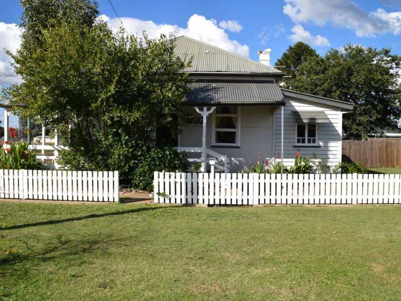 22 Lyons Street, Warwick QLD 4370