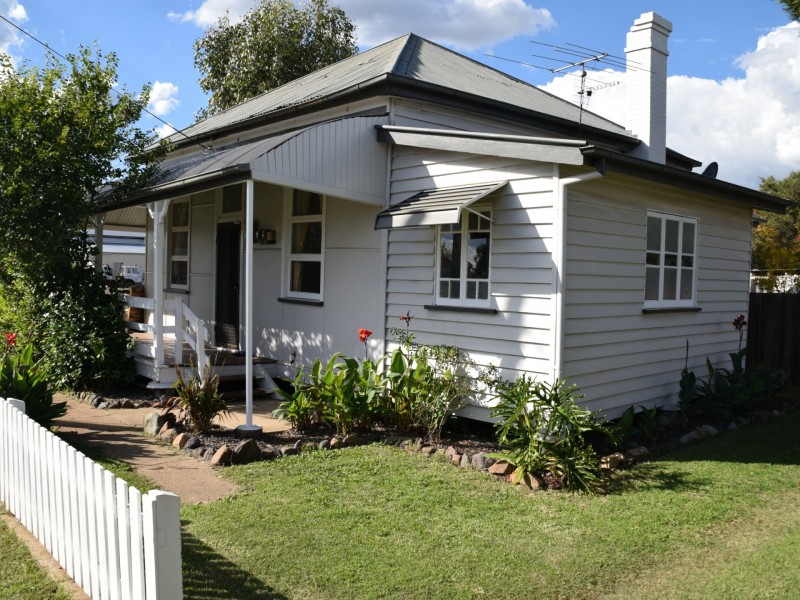 22 Lyons Street, Warwick QLD 4370