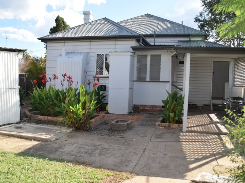 22 Lyons Street, Warwick QLD 4370