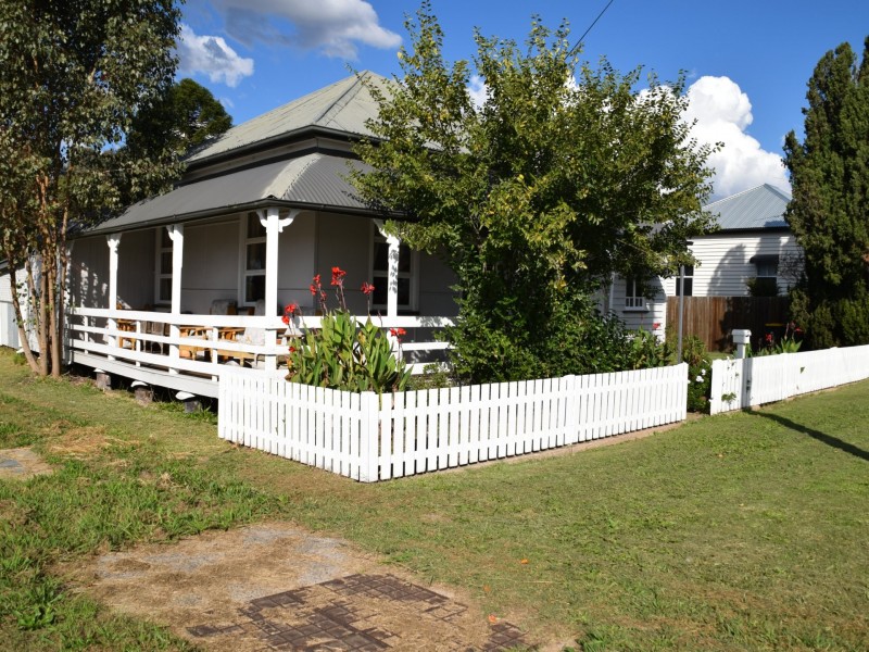 22 Lyons Street, Warwick QLD 4370