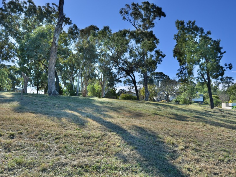 8 Walker Street, Warwick QLD 4370