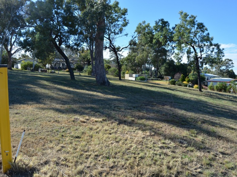 8 Walker Street, Warwick QLD 4370