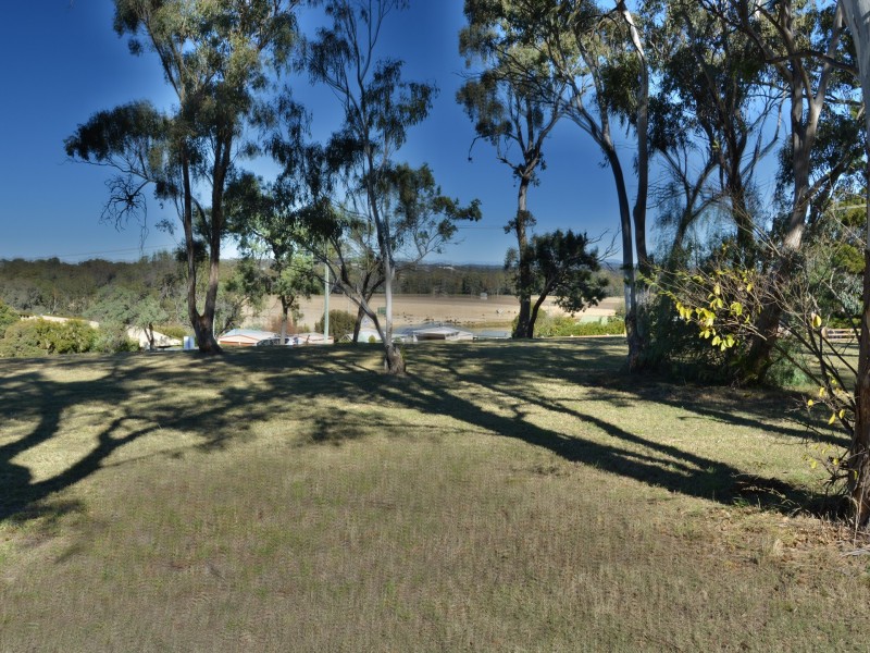 8 Walker Street, Warwick QLD 4370