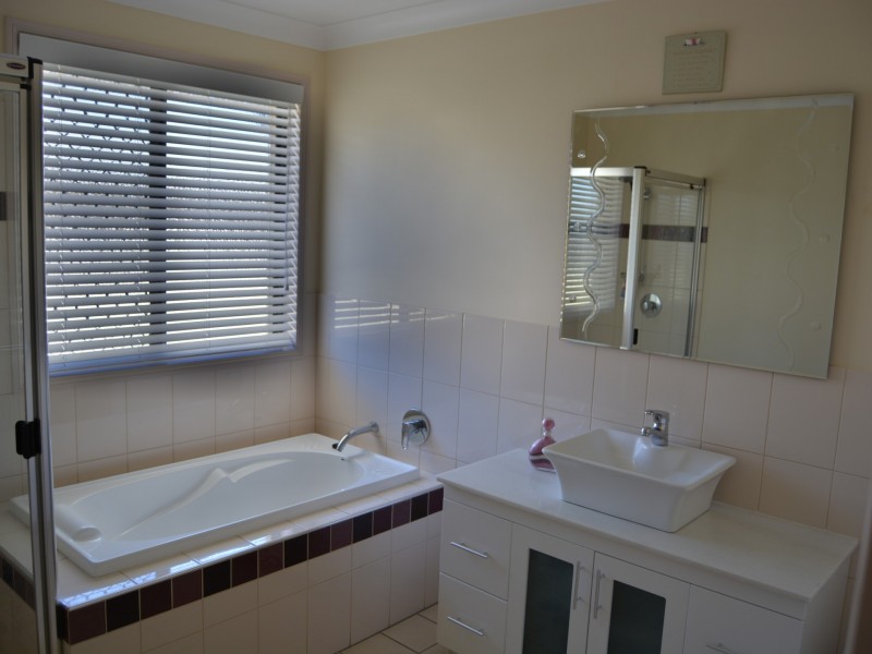 7 Tea-Tree Rise, Warwick QLD 4370