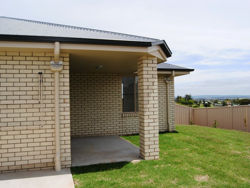 8a Lookout Place, Warwick QLD 4370
