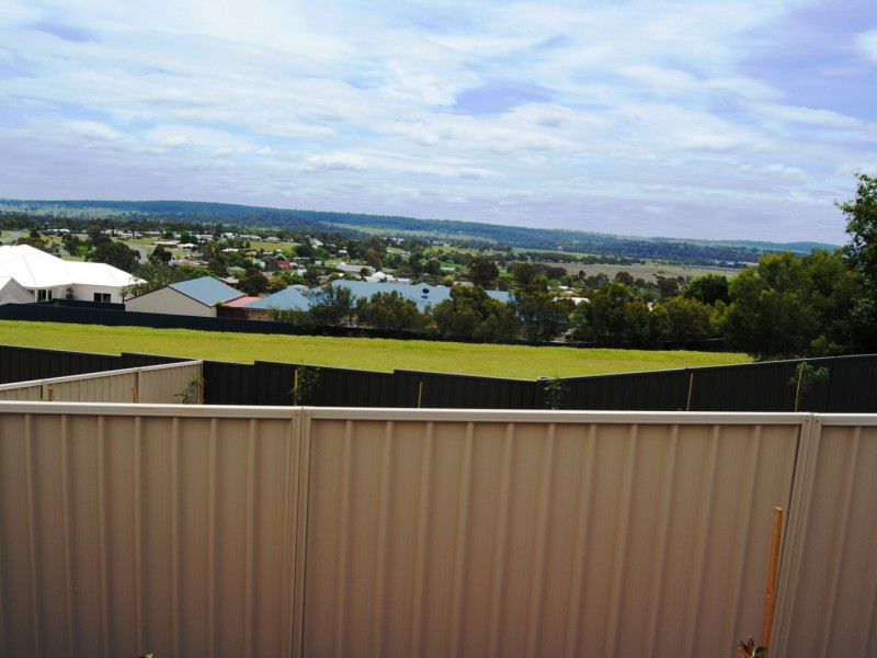 8a Lookout Place, Warwick QLD 4370